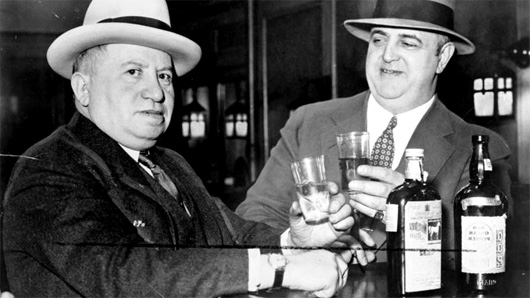 Men drinking during prohibition