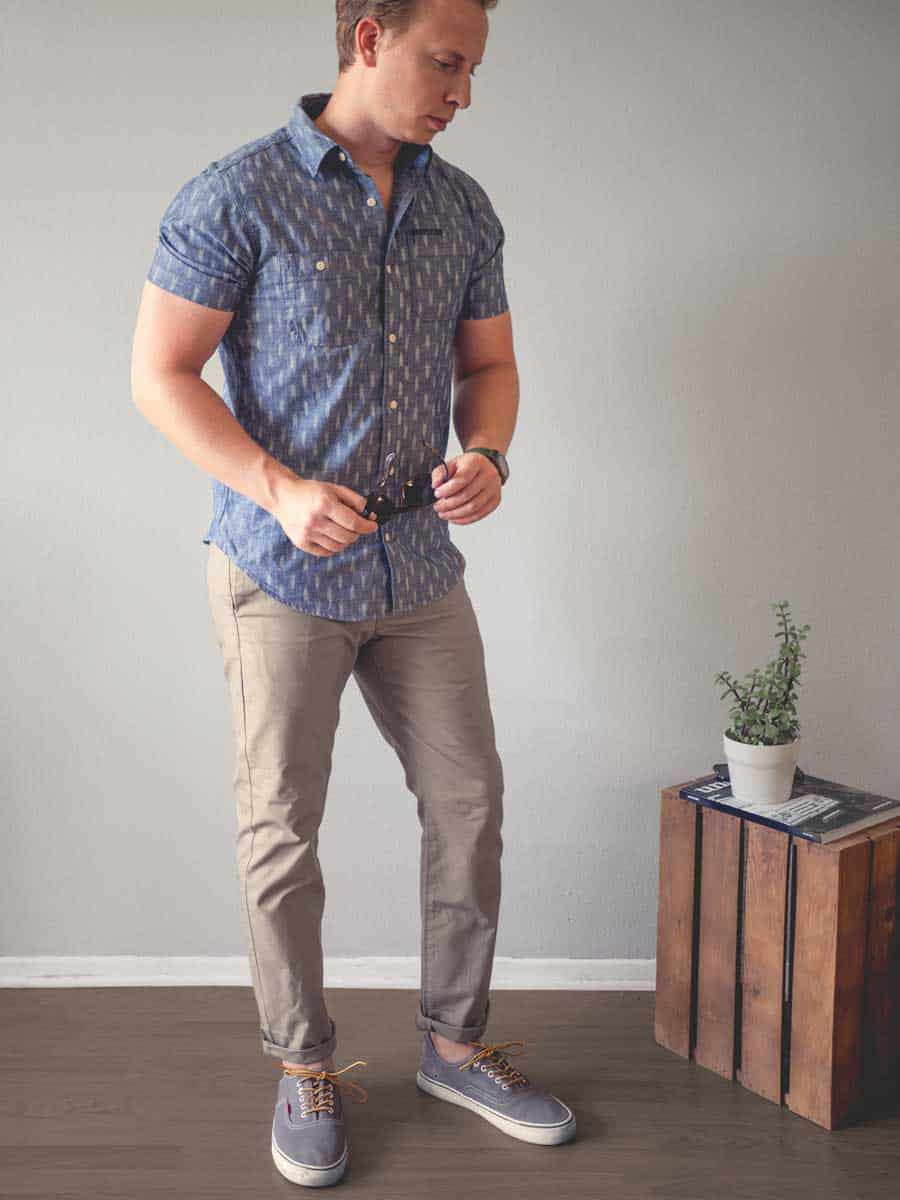 men's summer outfit patterned short sleeve shirt chinos vans