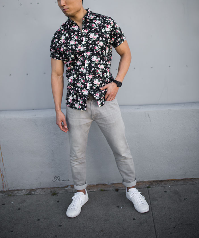 short sleeve floral shirt men summer style outfit idea gray jeans white sneakers