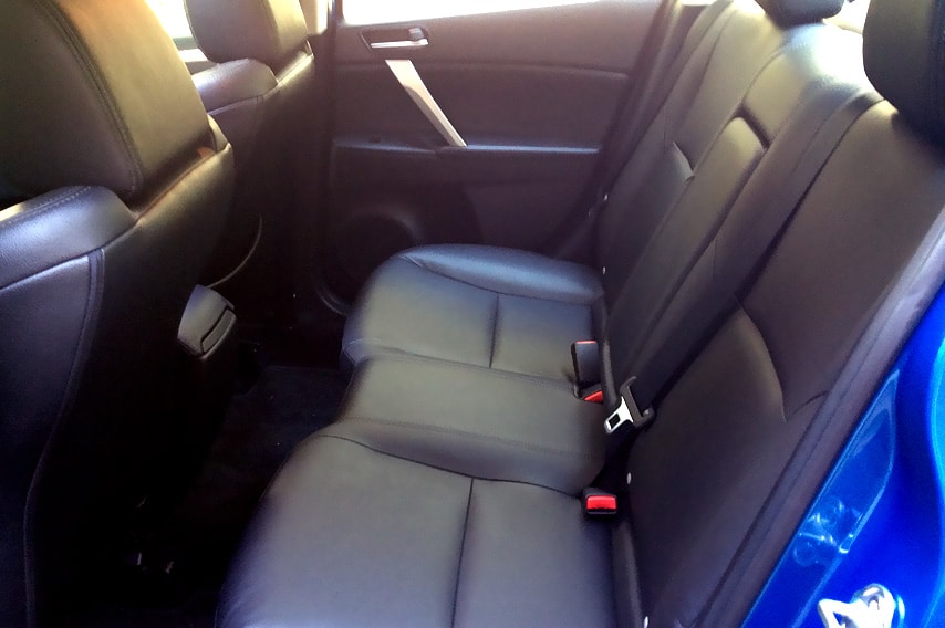 backseat details of mazda 3i vehicle