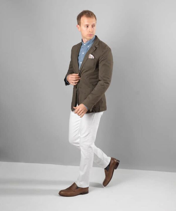 men garden casual outfit attire olive blazer white jeans chambray shirt