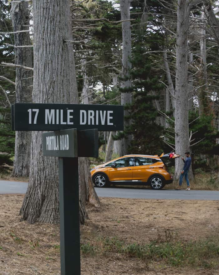 17 mile drive sign