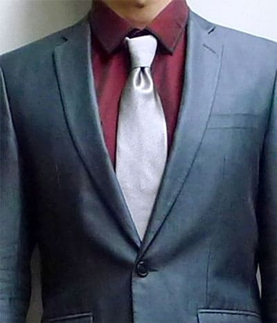 light tie dark shirt
