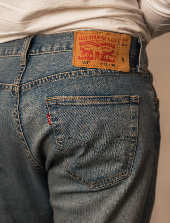 levi's 501 back pocket decorative stitching and label