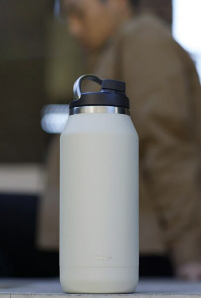 image of a cylinder shaped water bottle