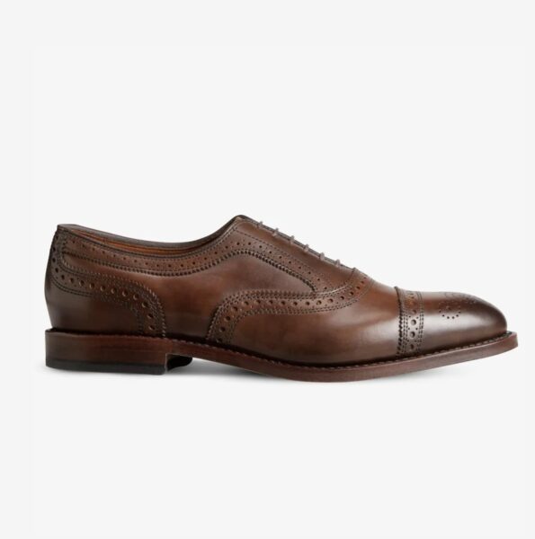 image of dark brown oxford shoe