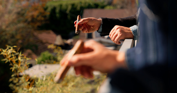 Enhancing the Moment: Tips & Tricks for Sharing Cigars with Great Company
