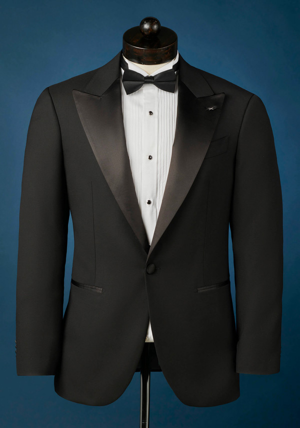 Tux vs Suit Explained + Can You Wear a Suit to Black Tie (Hot Take ...