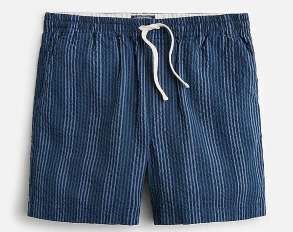seersucker material shorts with drawstring waist