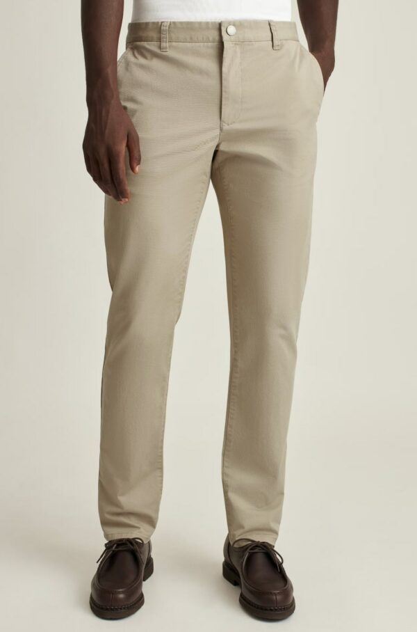 man wearing stretch chino pant