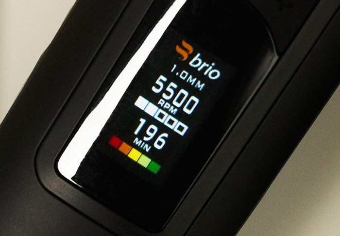close up of brio beardscape screen which indicates cutting length, rpm, and battery in minutes