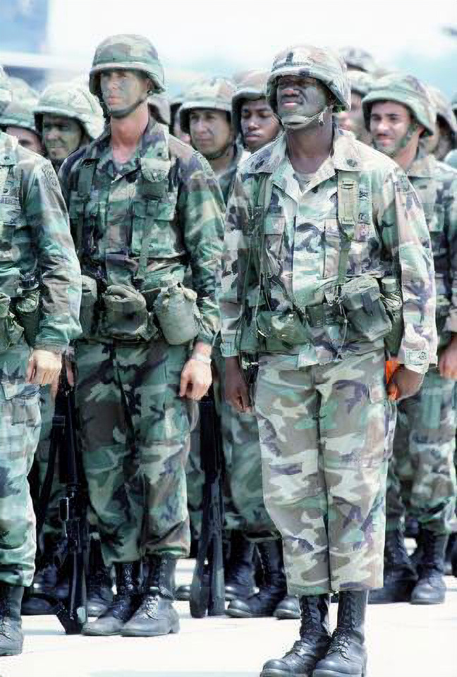 army soldiers in uniform wearing black combat boots in 1980s