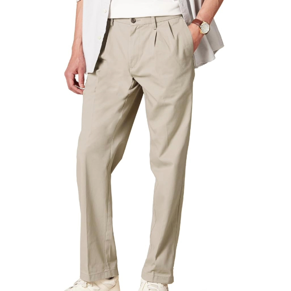 Amazon Essentials Men's Classic-Fit Wrinkle-Resistant Pleated Chino Pant 