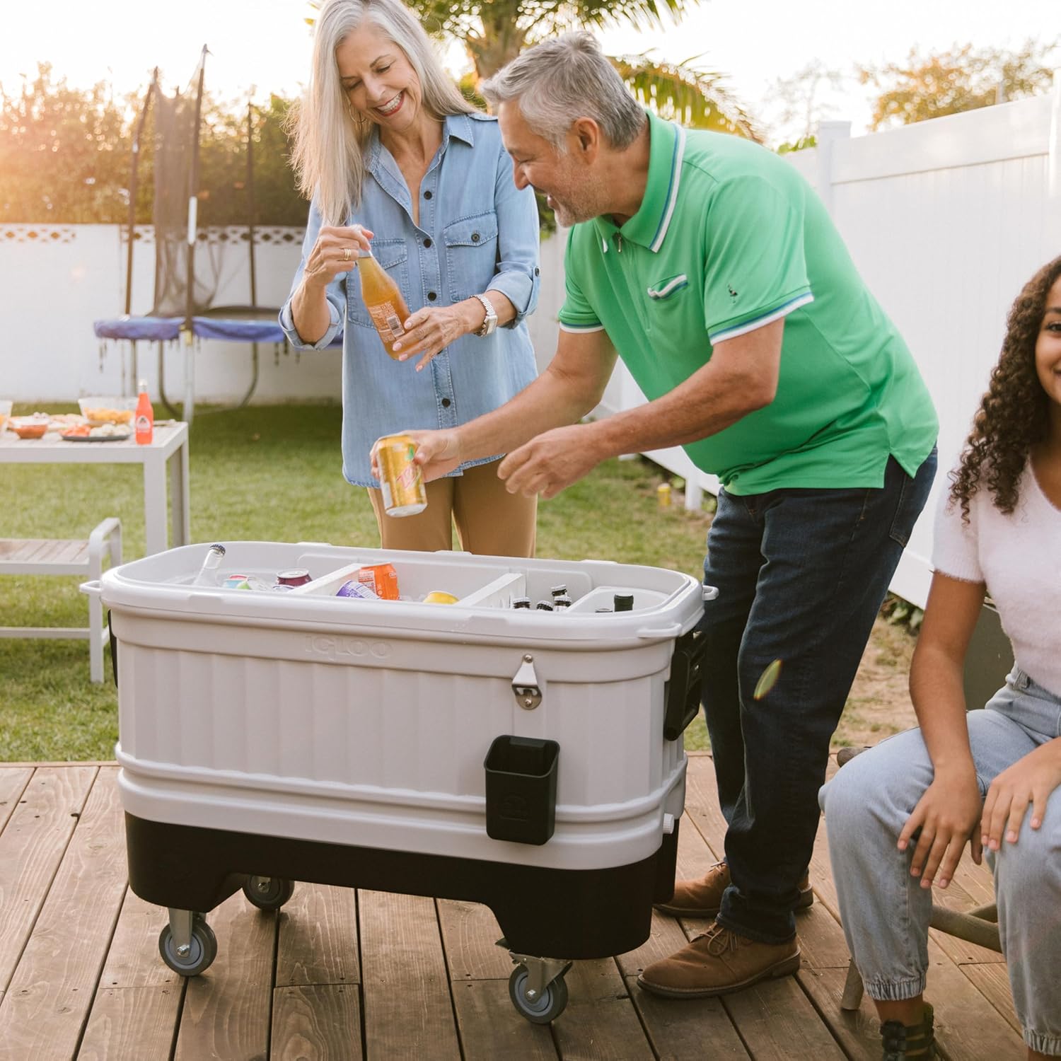 Igloo Hard Cooler | Polar & Party Bar Series | insulated ice chest